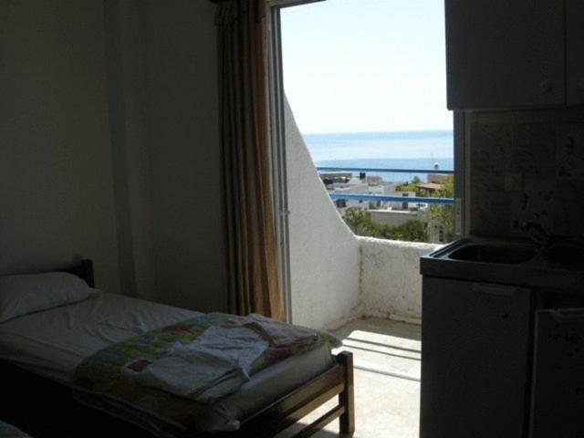 Efrosyni Apartments Agia Marina  Esterno foto