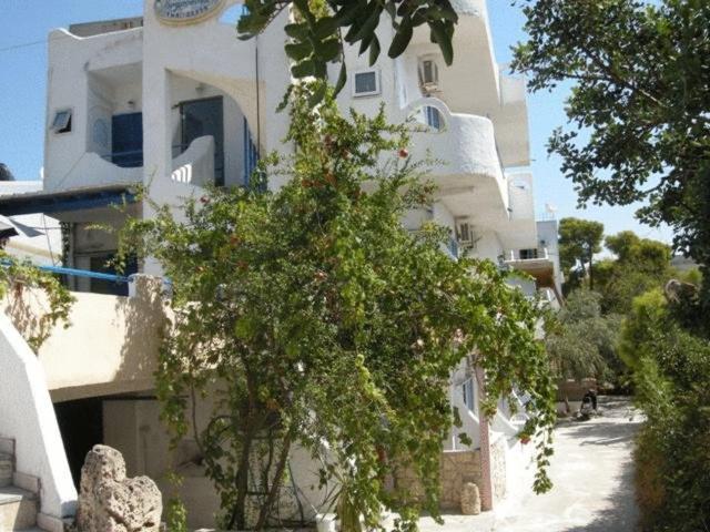 Efrosyni Apartments Agia Marina  Esterno foto
