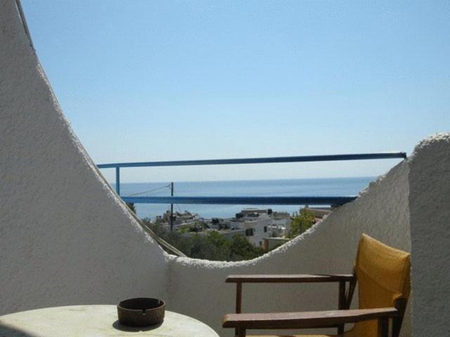 Efrosyni Apartments Agia Marina  Esterno foto